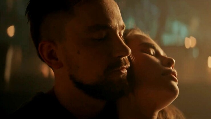 Петров соблазняет студентку-активистку в горячем трейлере эротики «Непослушная»