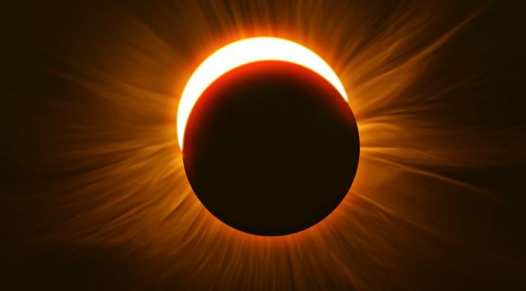 Учёные обнаружили на Луне воду, созданную Солнцем