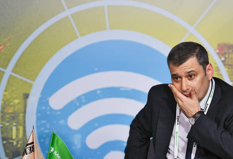 Хинштейн напомнил об отсутствии запрета на радугу после смены названия театрального фестиваля