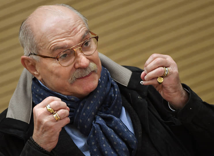 Никита Михалков сообщил, что остается в больнице и проходит обследование