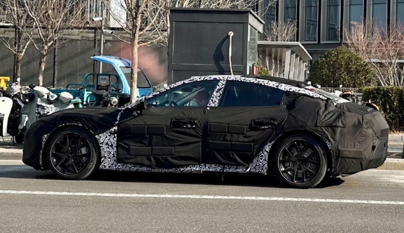 Опубликованы свежие фото электромобиля Xiaomi и деталей его кузова