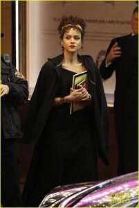 Роскошная Натали Эммануэль и её спутник Адам Драйвер на свадьбе у элиты «Мегалополиса» Копполы