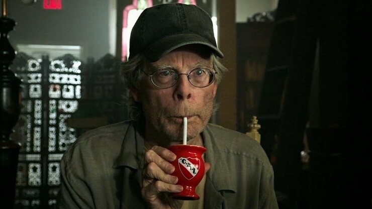 Свежая экранизация Стивена Кинга убежала со стриминга на большие экраны