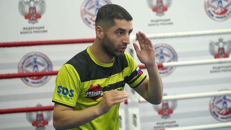 Алоян выразил уверенность в победе Мейвезера над Чалмерсом