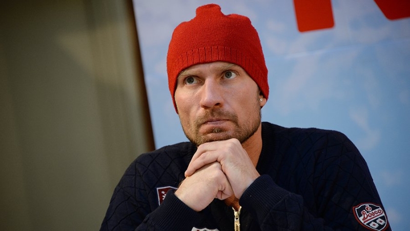 Стало известно о неготовности врачей выводить Костомарова из медикаментозного сна