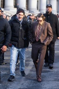 Харли Квинн целует женщин, а Джокер меняет имидж на съёмках «Джокера 2» (фото)