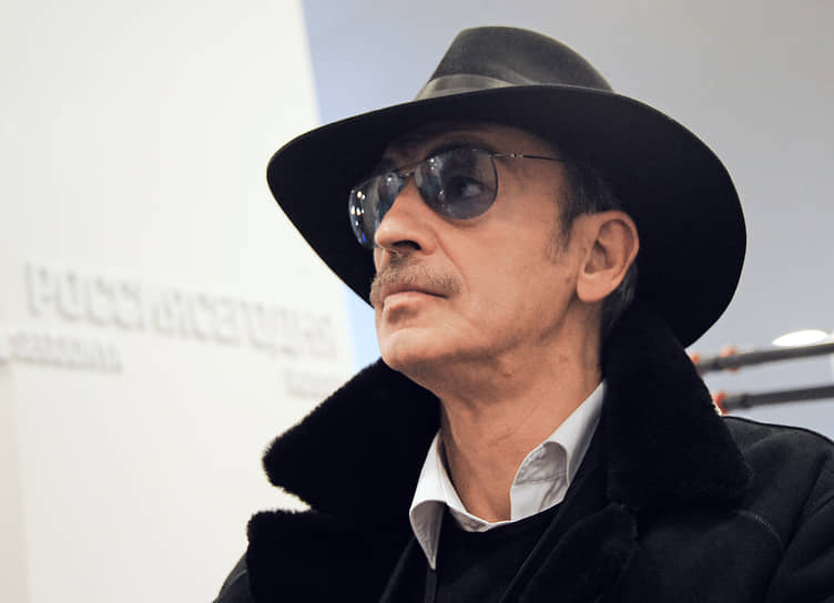 Михаил Боярский признался, что ему все тяжелее выходить на сцену