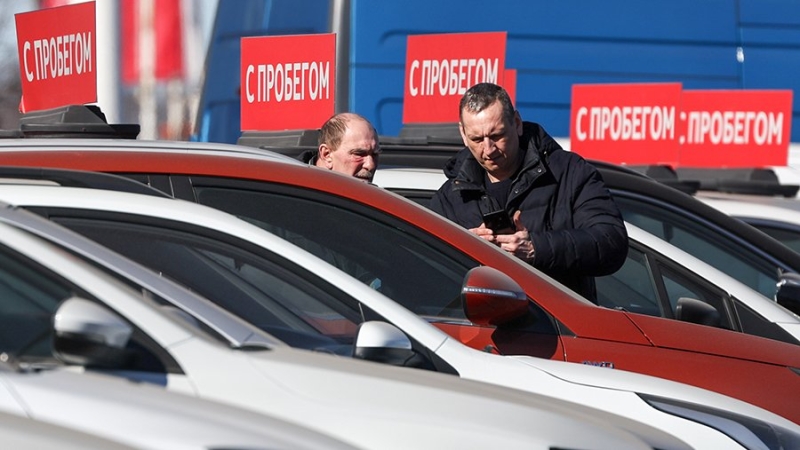 Средневзвешенная цена автомобиля с пробегом приблизилась к 1 млн рублей
