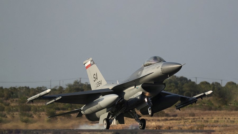 США заявили об отсутствии изменений в позиции по поставкам F-16 Украине