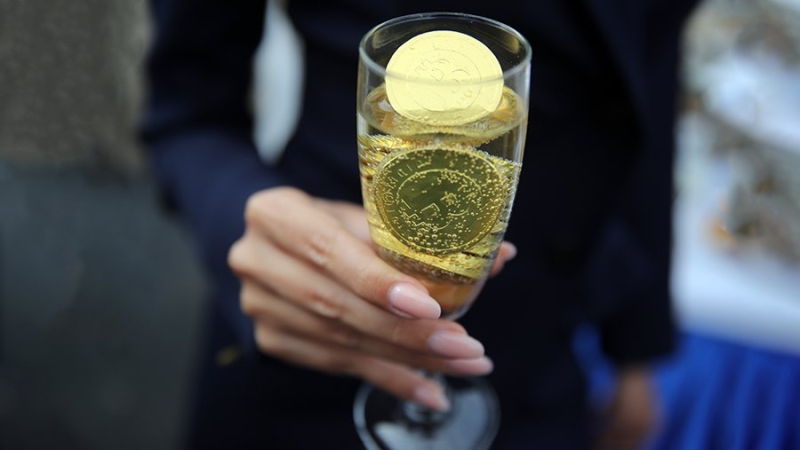 Стоимость биткоина превысила $27 тыс. впервые с июня 2022 года