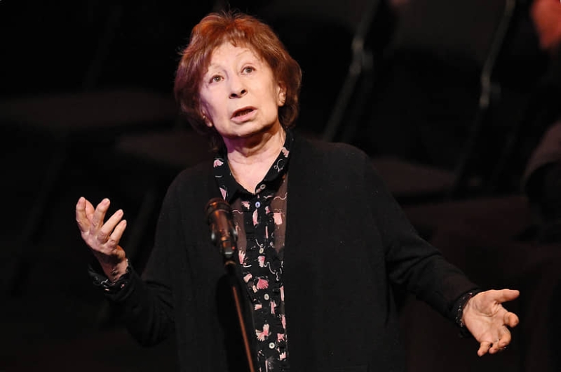 Театр наций отменил показы спектакля «Сказка про последнего ангела» с участием Ахеджаковой