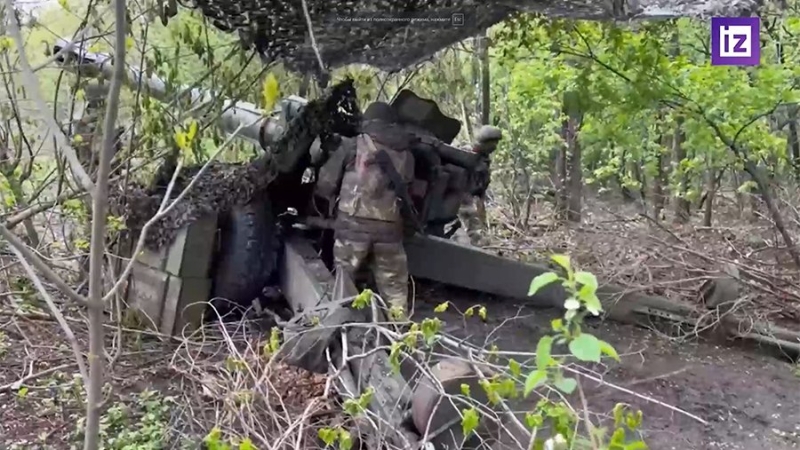 Расчет гаубицы Д-20 уничтожил американский бронетранспортер в зоне СВО