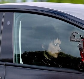 Вайнона Райдер опять стала очень готичной! Первые кадры со съёмок фильма «Битлджус 2»