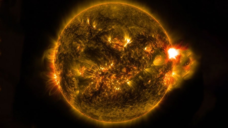 Две сильные вспышки на Солнце произошли 19 июня