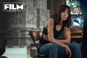 Совсем не Чудо-женщина: Галь Гадот на свежих кадрах экшена «Каменное сердце»