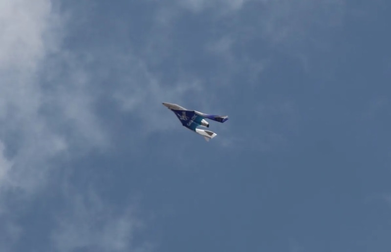 Virgin Galactic успешно выполнила первый коммерческий суборбитальный полёт — акции обвалились на 11 %