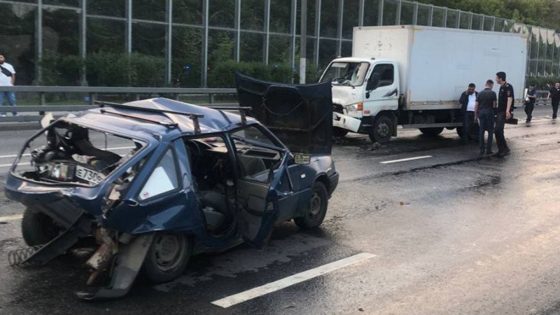 Человек погиб в ДТП с участием двух машин на Варшавском шоссе в Москве
