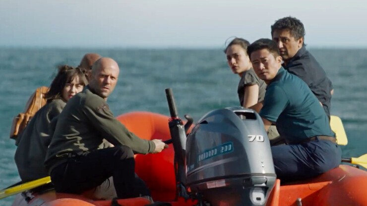 Джейсон Стэйтем дерётся с подводной братвой в свежих промо-роликах боевика «Мег 2»