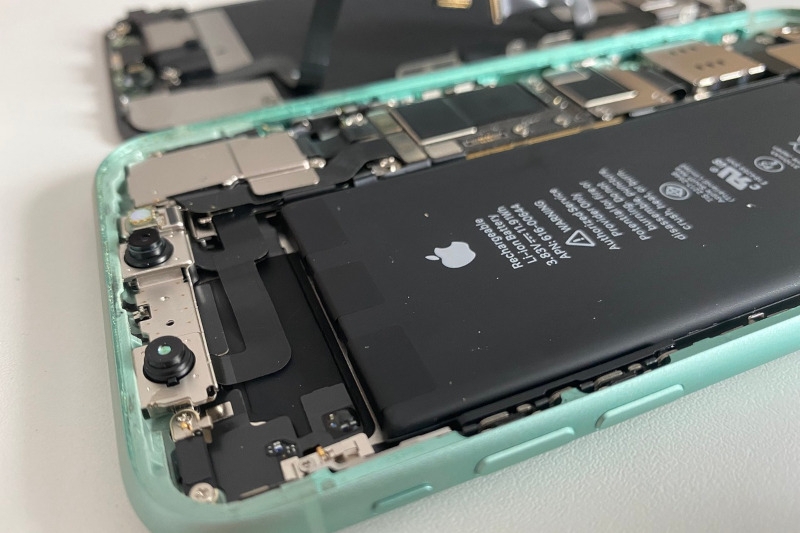 Съёмные батареи вернутся в смартфоны до 2027 года — без этого их нельзя будет продавать в Европе