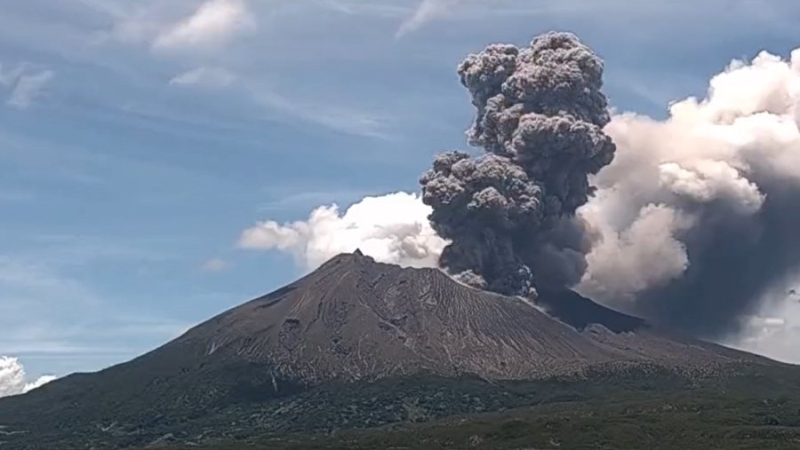 В Японии началось извержение вулкана Сакурадзима