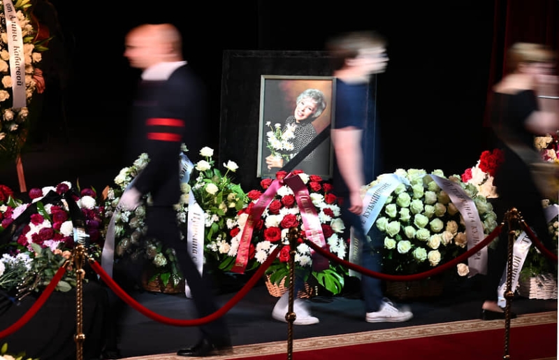 В Театре сатиры началась церемония прощания с Верой Васильевой