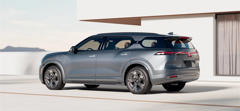 Вьетнамская VinFast, выпустившая худший электромобиль года, обошла Mercedes и BMW по рыночной стоимости