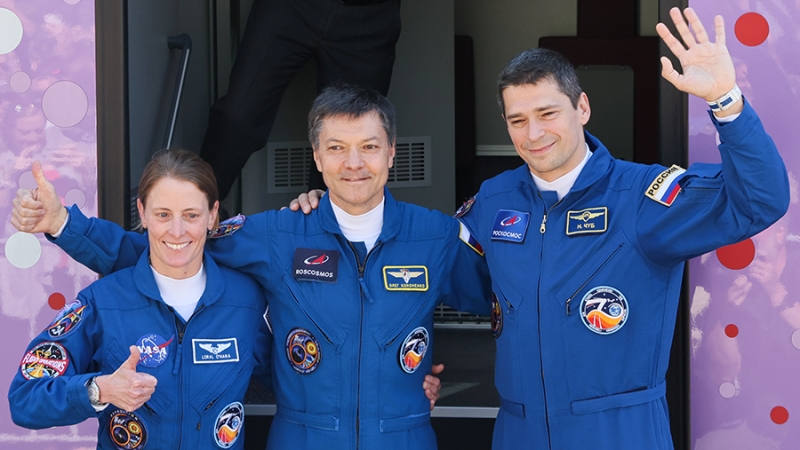 Космонавты корабля «Союз МС-24» отправились на Байконур