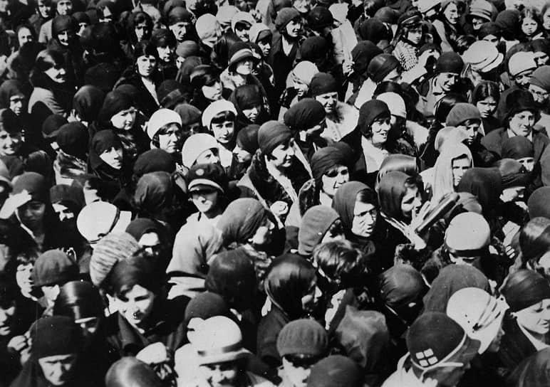 «Местные модницы по примеру наших женщин стали коротко стричься»