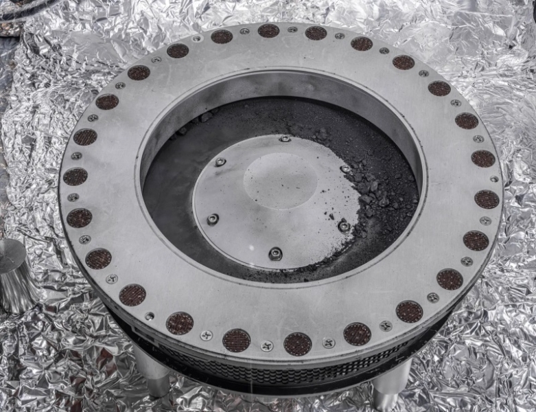 NASA показало грунт с астероида Бенну — в нём уже нашли воду и углеродные соединения