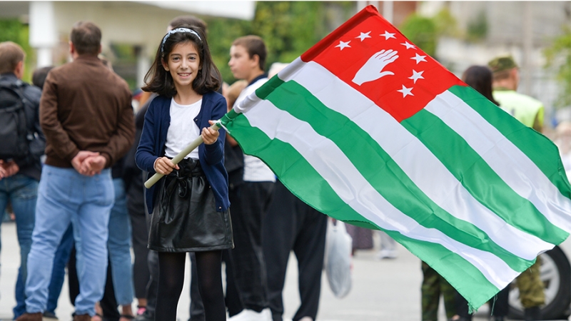 Путин на встрече с Бжанией поздравил народ Абхазии с прошедшим Днем независимости