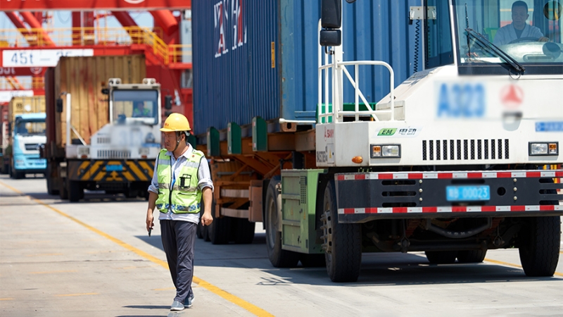 Стоимость грузовиков из КНР выросла на 30% с начала года