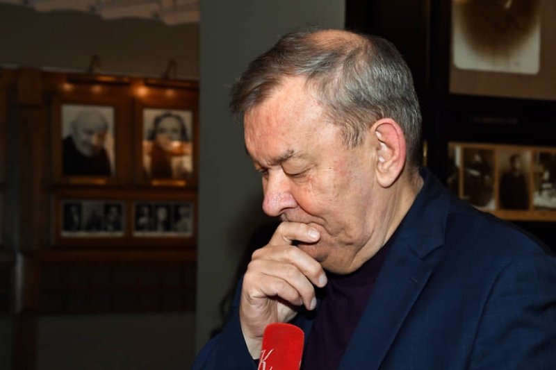 Большое кадровое решение