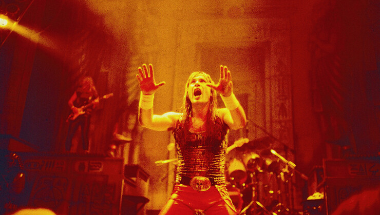 Брюс Дикинсон из The Iron Maiden сыграет в комедийном ужастике с хитами ABBA и зомби