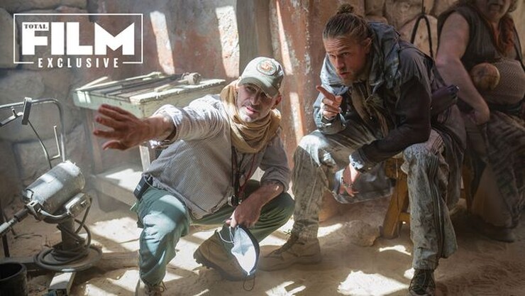 Режиссёр Зак Снайдер придумал для своего эпика «Мятежная луна» мифологии на 800 лет