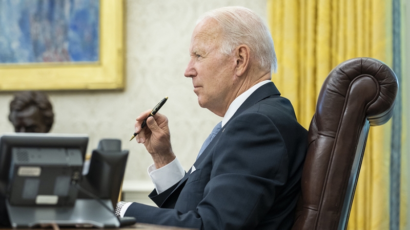 Байден подписал указ о мерах против связанных с ОПК РФ финансовых структур