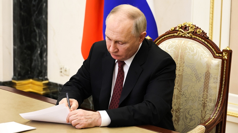 Путин присвоил генеральские звания 60 российским офицерам