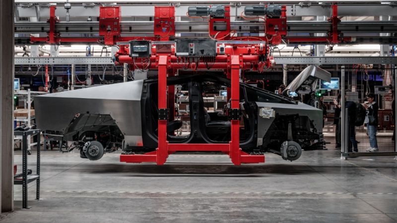 Tesla выпустила 1,85 млн электромобилей в прошлом году, но в этом рост замедлится 