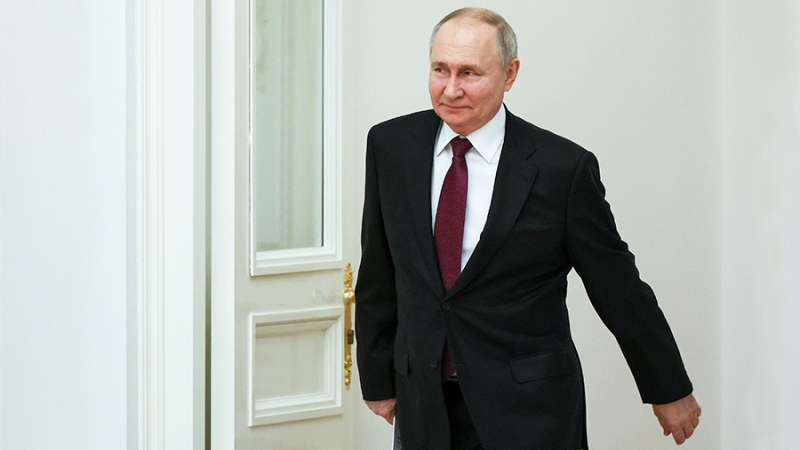 Владимир Путин приехал в свой избирательный штаб в Гостиный Двор