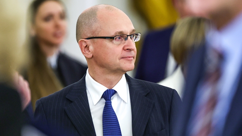 Кириенко поздравил россиян с Днем защитника Отечества