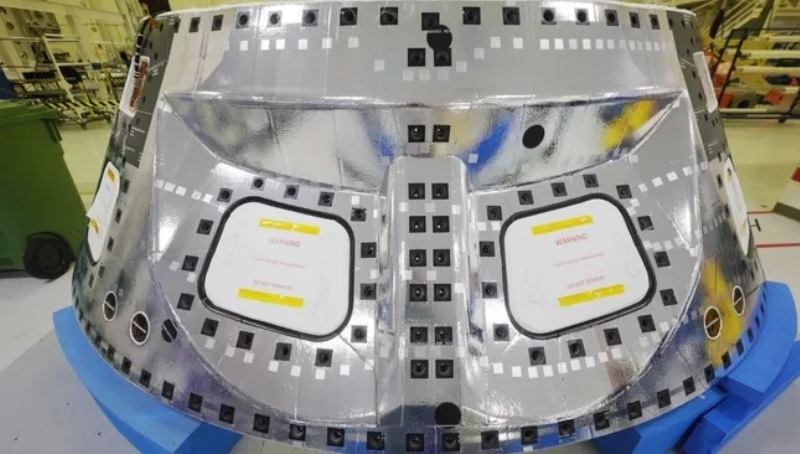 NASA показало изнутри космический корабль Orion, на котором астронавты облетят Луну 