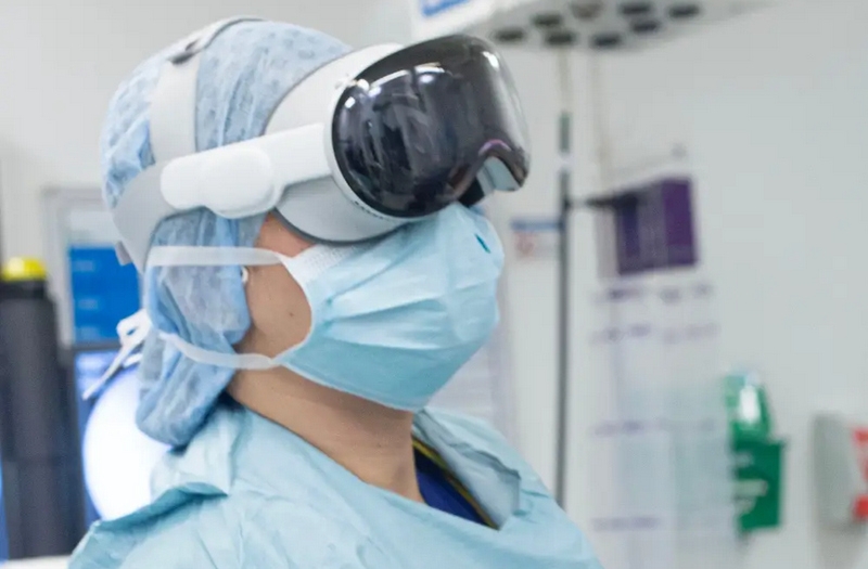 В Европе провели первую хирургическую операцию с помощью Apple Vision Pro 