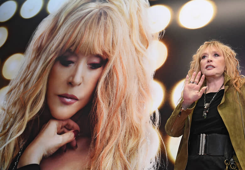 Женщина, которая «пост»