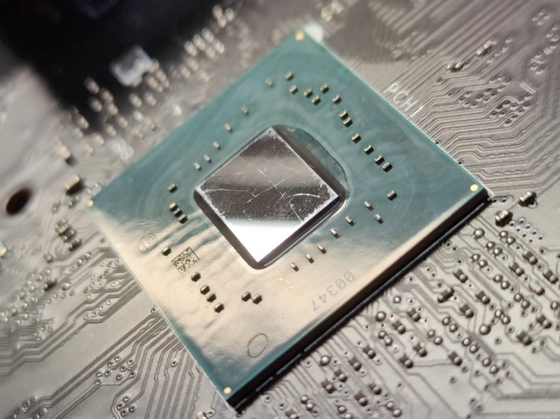 MSI подтвердила производственный брак у плат MAG Z790 Tomahawk WiFi — чипсеты растрескались из-за неправильных болтов 