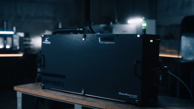 Представлен экологичный уничтожитель жёстких дисков DiskMantler — он растрясёт HDD на составляющие за 2 минуты 