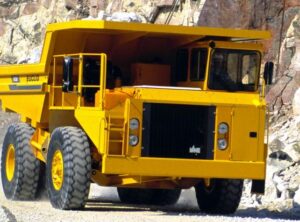 Карьерные самосвалы: особенности, применение и история развития