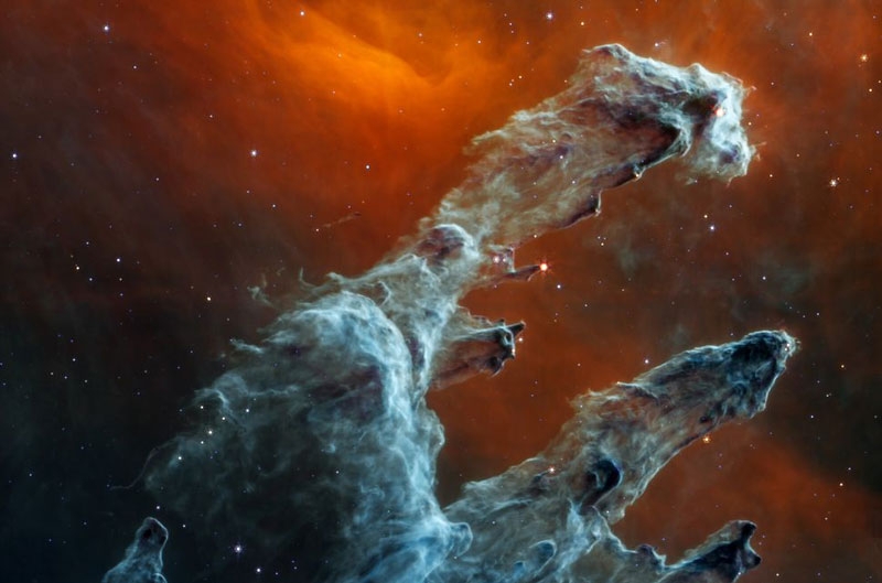 NASA показало видео полёта к «Столпам творения», созданное с помощью «Хаббла» и «Уэбба» 