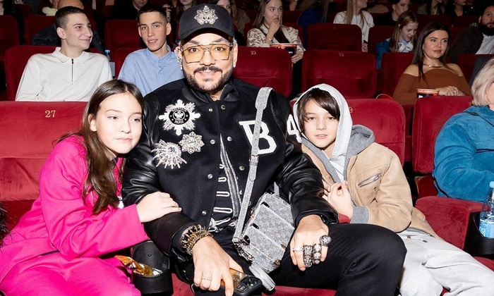 Почему звезды отправляют детей за границу?