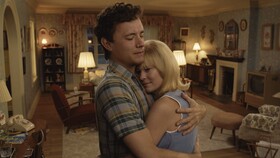 Супермолодой и суперстарый Том Хэнкс  на первых кадрах фильма Роберта Земекиса «Здесь»