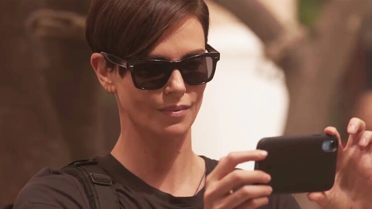 Netflix погонит Шарлиз Терон прятаться в горах от маньяка