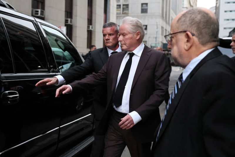 Соавтор хита «Отель "Калифорния"» снова требует вернуть ему рукопись песни